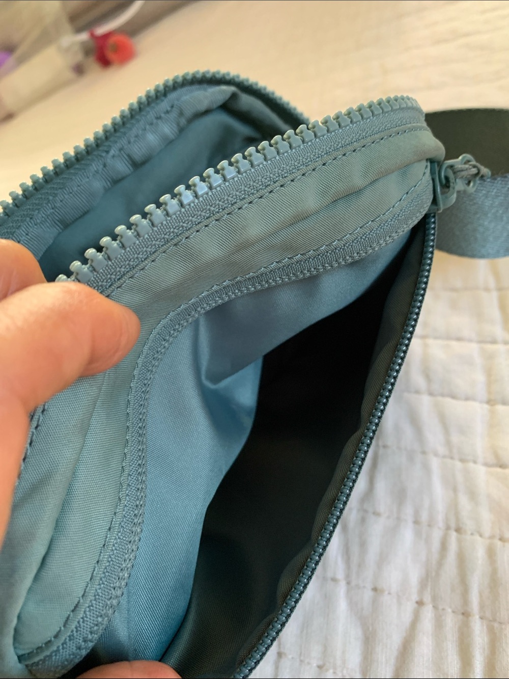 lululemon waist bag and pink cosmetic bag - Picture 7 of 11